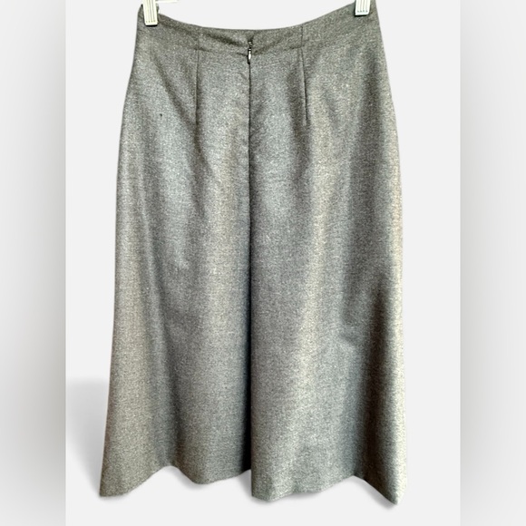Vintage 40’s -50’s Alan Austin grey wool midi skirt w/ pockets
Sz 6 France - Picture 6 of 8
